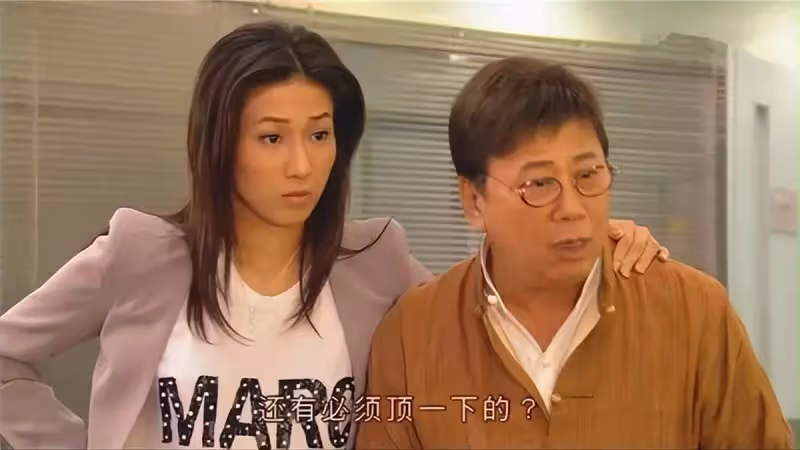 76歲TVB視帝近況曝光,穿著休閑為奶茶店宣傳,傳身家過億已移民