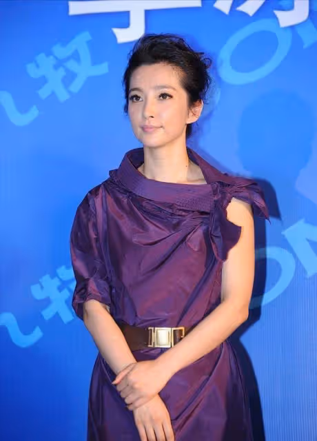李冰冰裙子穿不穿沒兩樣,美人魚般身材,輕盈網紗太夢幻,網友:太妖嬈