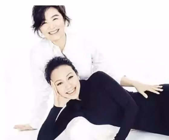 林青霞16歲女兒近照曝光，素顏出鏡眉目如畫，不輸年輕時的媽媽，網友：好相貌終於後繼有人