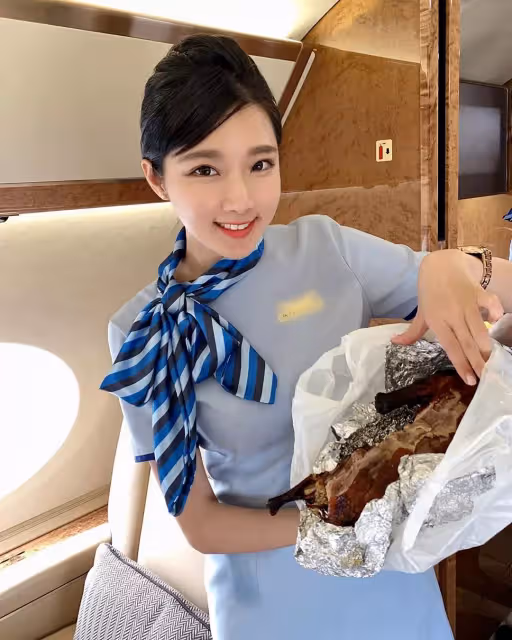 智慧美貌兼具!「全台最正空姐」紅到日本去 高顏值「9頭身完美身材」日媒盛讚:千年一遇美女❤