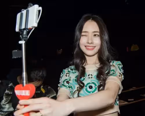 郭碧婷到底有多美?同框小9歲昆淩,身材氣質都不輸,網友:這是真嫩不是裝嫩