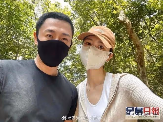 林峯Skin Head造型示人！陪老婆囡囡行山頂享受親子樂