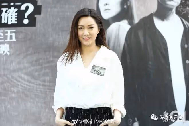 林峯Skin Head造型示人！陪老婆囡囡行山頂享受親子樂
