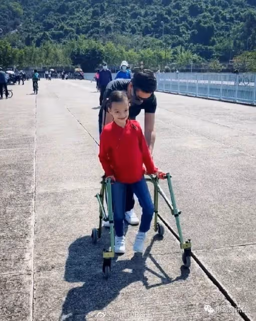 大女兒患罕見病！前TVB女星一句話令旁人放低詫異目光