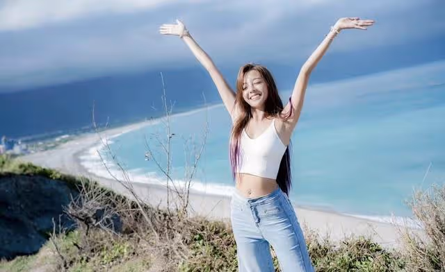 又一TVB知名女星自曝確診!有輕微咳嗽和喉嚨痛,吃藥隔離後康復