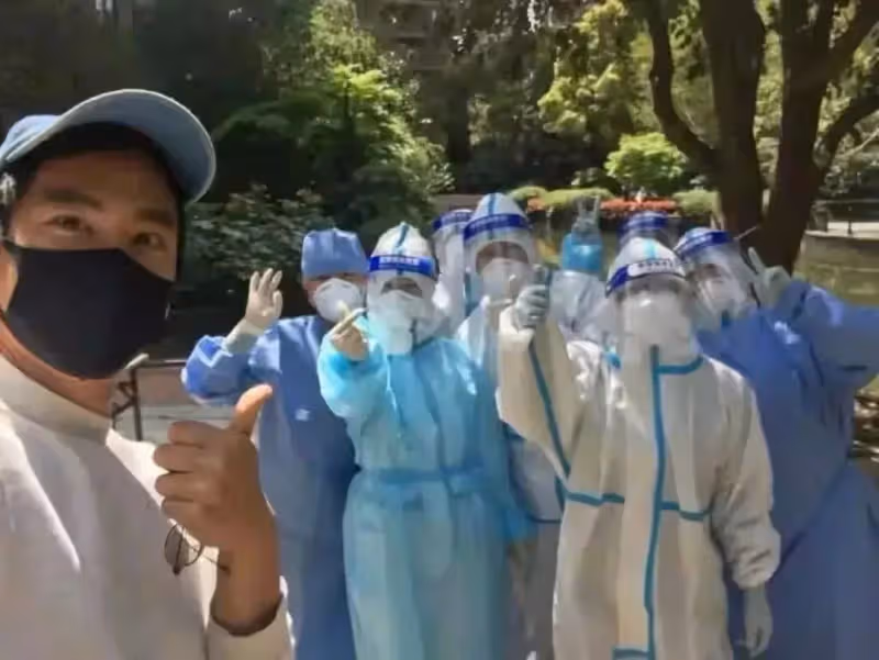 上海封控生活大揭秘:劉嘉玲曬「過億豪宅」美景,黎姿為醫護人員打氣,彭于晏小區里散步