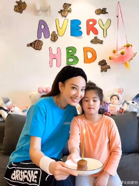 上海封控生活大揭秘:劉嘉玲曬「過億豪宅」美景,黎姿為醫護人員打氣,彭于晏小區里散步
