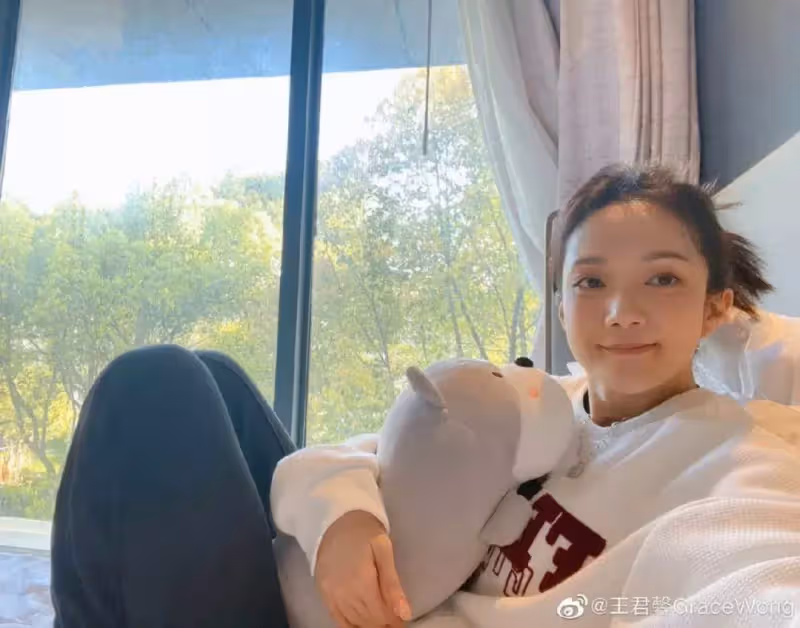 上海封控生活大揭秘:劉嘉玲曬「過億豪宅」美景,黎姿為醫護人員打氣,彭于晏小區里散步