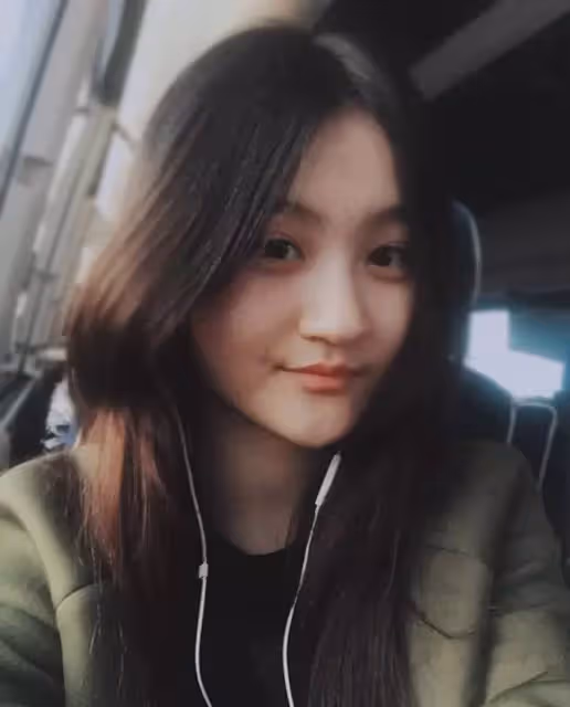6歲被成龍抱著上舞台,14歲出演趙麗穎徒弟「被嘲長殘長殘」退圈 今20歲「容貌大變」完美逆襲