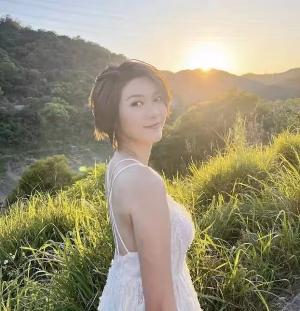 一刀兩斷,30歲性感女神主動解約與前任劃清界,拍全裸寫真不尷尬