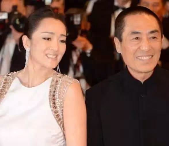她是張藝謀也追不到的女人,二婚嫁給外國富商,如今被寵得太幸福