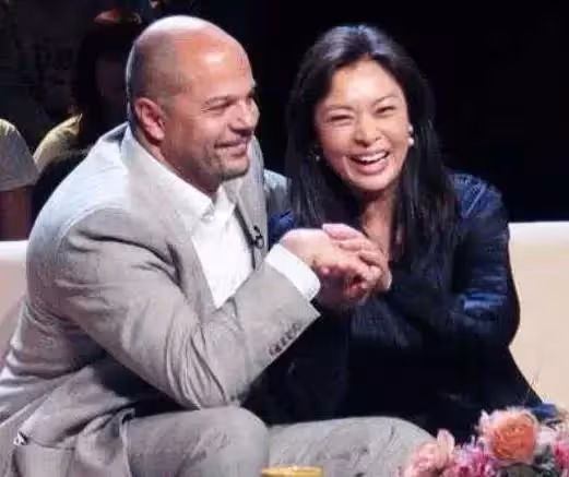 她是張藝謀也追不到的女人,二婚嫁給外國富商,如今被寵得太幸福