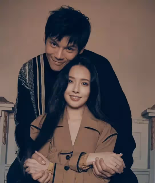 向佐郭碧婷被偶遇,胖十斤徹底變富態,體型越來越像婆婆,鵝蛋臉變大肉臉,網:女神一去不復返