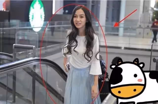 baby還沒來得及化妝，導演組卻突襲闖入！素顏照被熱傳，網友：終於現原形了~