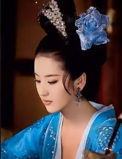 都說劉亦菲太清純無法演蘇妲己！甩出定妝照後，才知道什麼叫「紅顏」