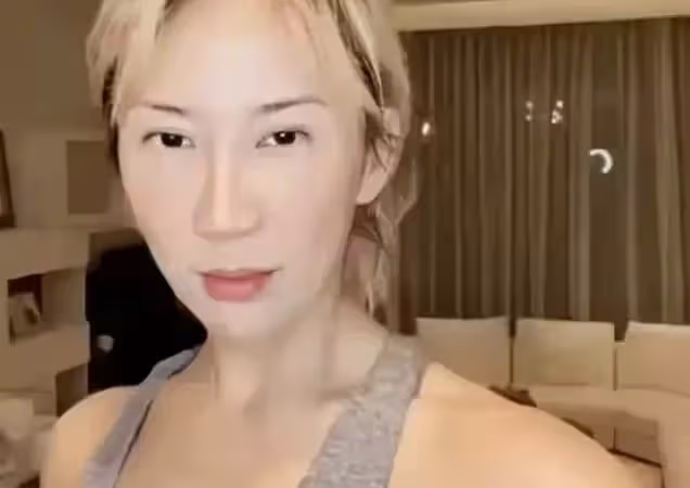 46歲李玟近照認不出,五官大變與舞臺上判若兩人,網友:已經老年人狀態