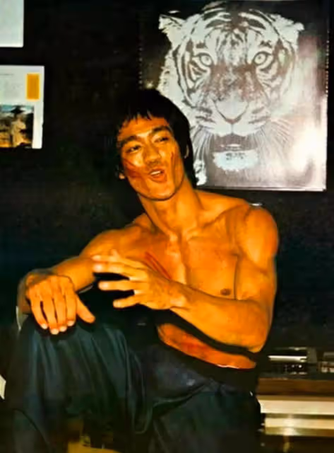 19張「無法重拍」照片,穿泳裝的藍潔瑛劉嘉玲,陳百強冬泳,鄧麗君騎木馬