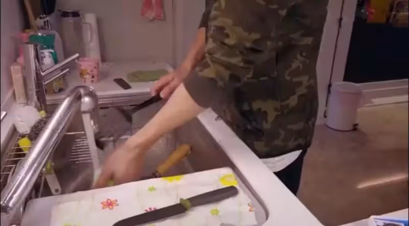 賈靜雯曬千萬豪宅!第一次見三分離的廚房「客廳大到能跑步」,看到衣帽間後,網友:比我家亂