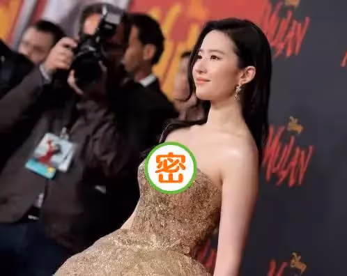 劉亦菲穿高定禮服走紅毯，外媒記者「故意關掉濾鏡」，32歲皮膚太真實，網友：暴露了真實顏值