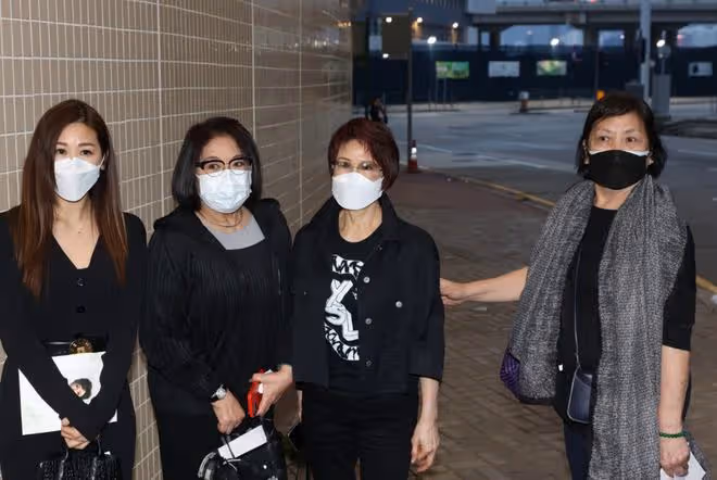 黃韻詩息影29年近照曝光,現身靈堂送別好友,一身素衣神情哀傷