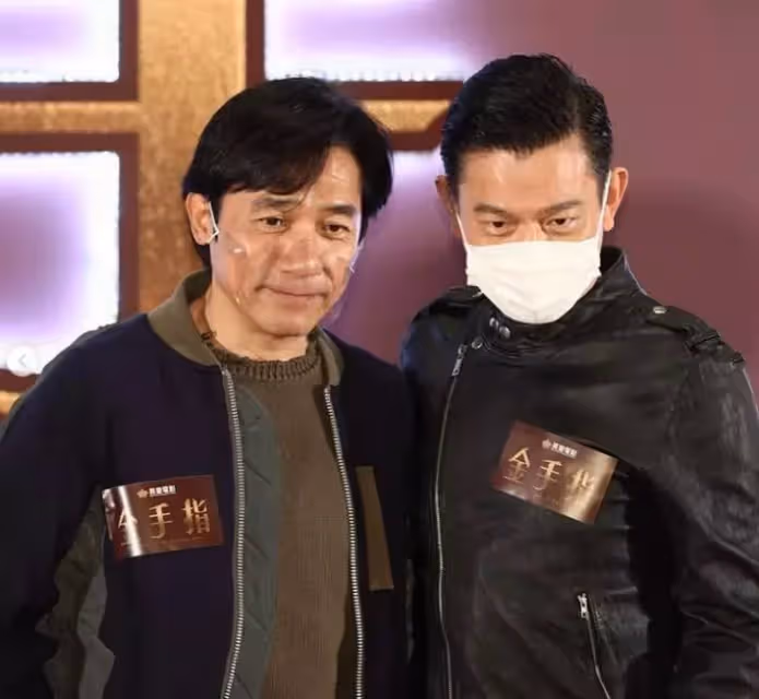 58歲梁朝偉近照曝光，造型樸素狀態飽滿，曾被讚「帥不過偉仔」，今媒評「遠不如59嵗劉德華」