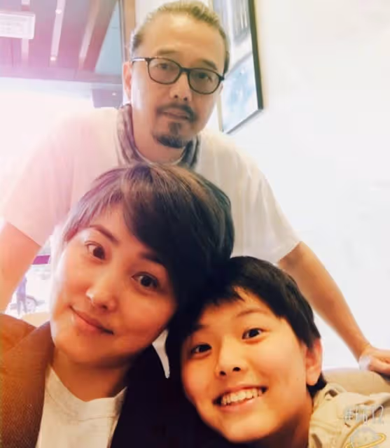 張延老公罕露面打扮樸素,已回港發展與妻子聚少離多,卻無損感情