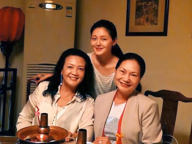 大S具俊曄婚後合照首曝光!女方嬌小男方光頭搶眼,倆孩子未露面