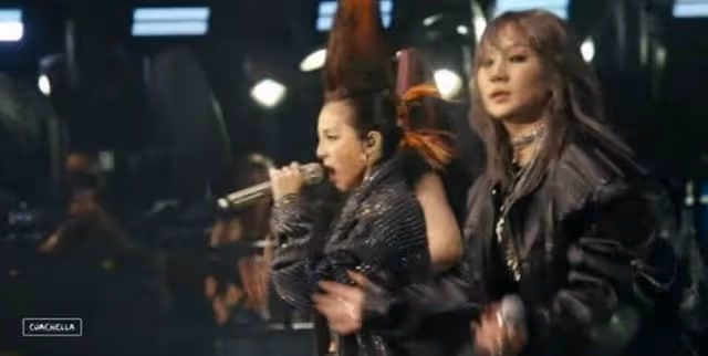 無預警合體!時隔7年韓團2NE1美國舞台齊亮相,台下觀眾傻眼