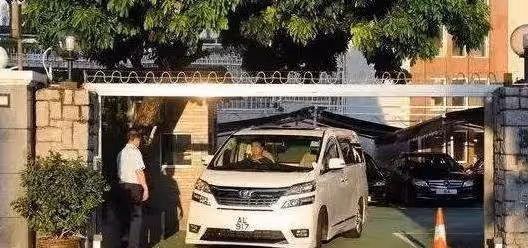 作為「四大天王」的劉德華,也太低調了,車庫裡只有三輛車