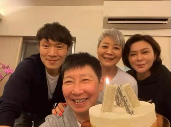 59嵗關之琳素顔意外曝光!面部僵硬判若兩人,1.5億豪宅被讚「風水教室」,落地窗180度海景,滿墻高跟鞋奢華堪比皇宮
