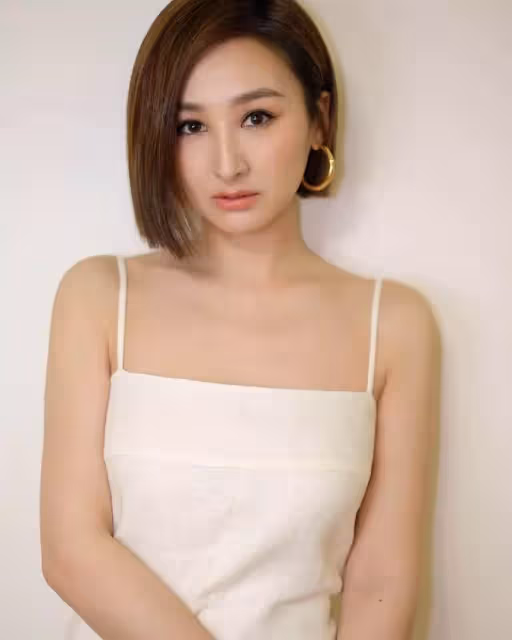 TVB力捧花旦高海甯曬迷人S曲線,超高難度瑜伽動作獲贊,穿緊身褲十分帶感, 網友:絕佳好身材