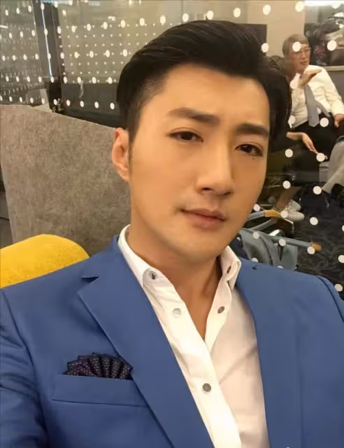 前TVB知名男星扮女人跳舞化身天氣小姐,自言反串最像林夏薇