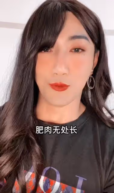 前TVB知名男星扮女人跳舞化身天氣小姐,自言反串最像林夏薇