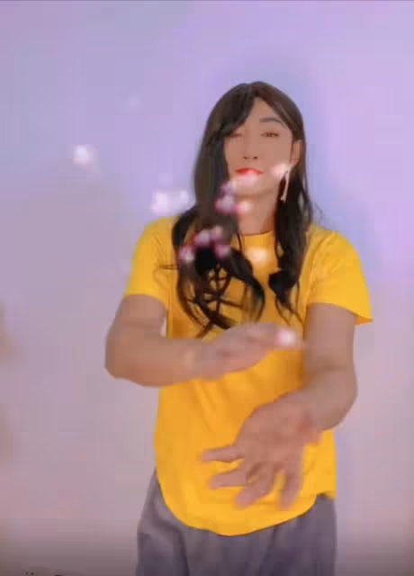 前TVB知名男星扮女人跳舞化身天氣小姐,自言反串最像林夏薇