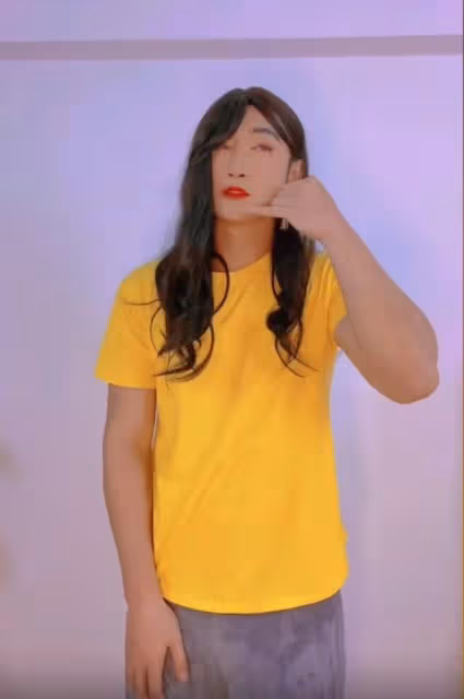 前TVB知名男星扮女人跳舞化身天氣小姐,自言反串最像林夏薇