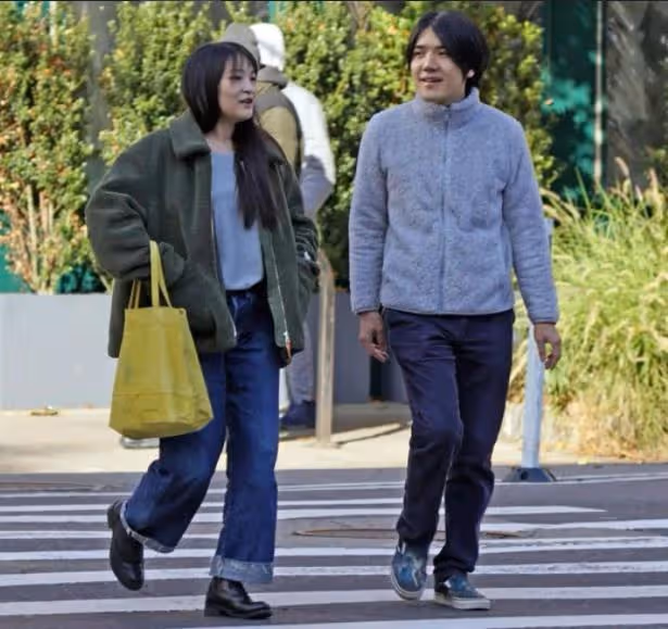 小室圭二考沒通過，真子上街被記者對臉拍，公主心態真好沒生氣
