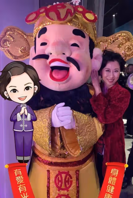 葉倩文近照罕曝光，60歲穿毛線裙瘦成小老太，一頭銀髮很氣質，網友：真實的女人最美