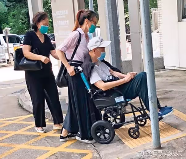 女星為照顧雙親「10年不肯談戀愛 」! 放棄大好事業「花百萬積蓄」只想在爸媽身邊:他們年輕太辛苦了