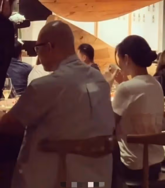 大S具俊曄合體賺熱度，婚後首度外出就餐，身穿情侶裝甜蜜非常