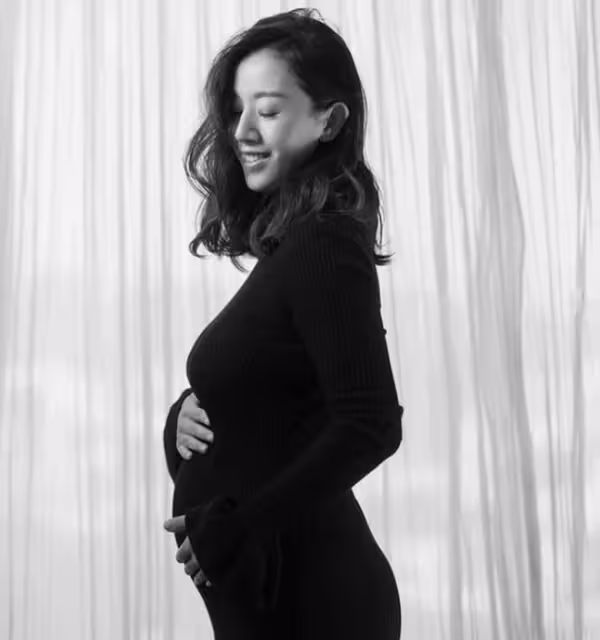 39歲女星梁靖琪順產二胎兒子！小8歲二婚老公報喜，寶寶僅5.4斤