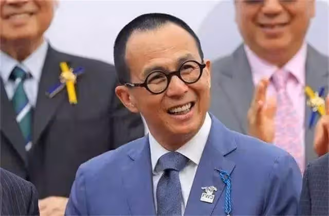 李澤楷送保鏢價值1000萬股票，保鏢小心保存11年，結果成一堆廢紙！