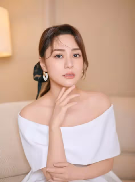 減肥成功曬自拍美照 鍾欣潼獲贊:瘦了兩個碼