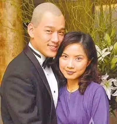 從小立志當jian商!為不搬家「把房東娶回家」 青梅竹馬20年零緋聞「每個結婚紀念日」都叫:不離婚 !