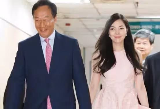 被酸「不像貴婦」曾馨瑩秒回「幸褔有限理論」分享與郭董真實生活,網友稱贊:這個女人不簡單!