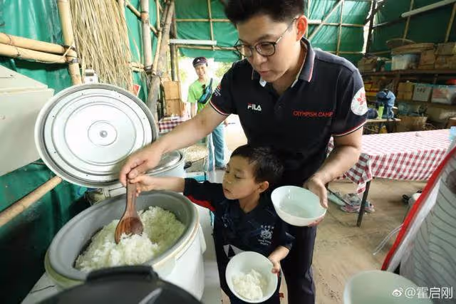 真正的豪門!跳水皇后嫁百億富三代「婚後9年成賢妻良母」,被目擊「逛超市比價買地攤貨」以身作則教孩子