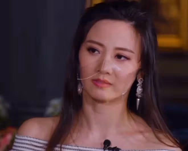 鄭嘉穎嬌妻上節目激動落淚！稱選美時身材總被提及，對她打擊很大