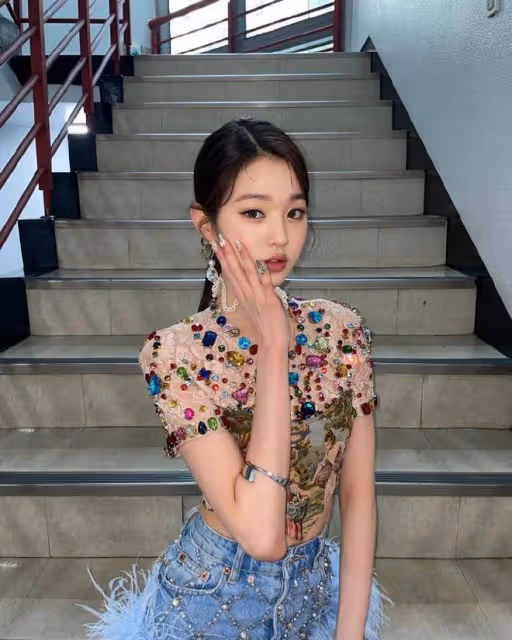 小巧臉蛋，苗條身材，IVE張元英被熱議，在節目中炫耀語言天賦