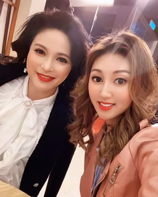 香港知名女星炫富遭炮轟!一頓午餐吃掉2000元,手戴10萬名牌手鏈