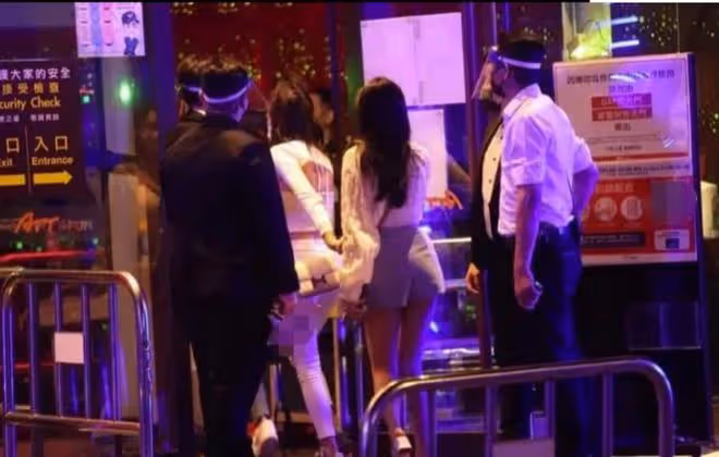具俊曄DJ首秀小S捧場蹦得歡，現場人多網友：不怕呈陽傳給孩子？