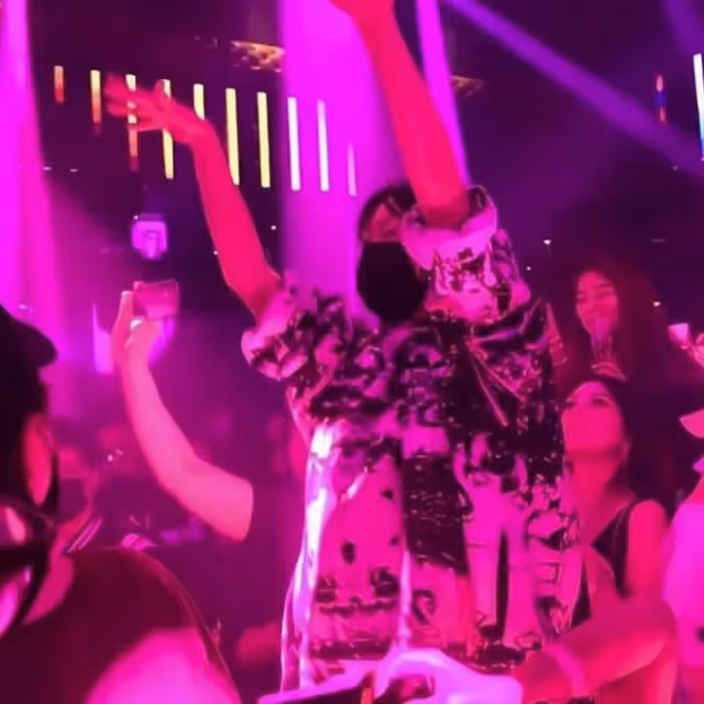 具俊曄DJ首秀小S捧場蹦得歡，現場人多網友：不怕呈陽傳給孩子？